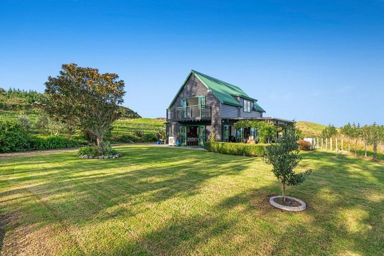 Photo of property in 88 Pipitiwai Drive, Helensville, Kaukapakapa, 0871