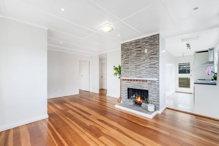 Photo of property in 243 Great North Road, Henderson, Auckland, 0612