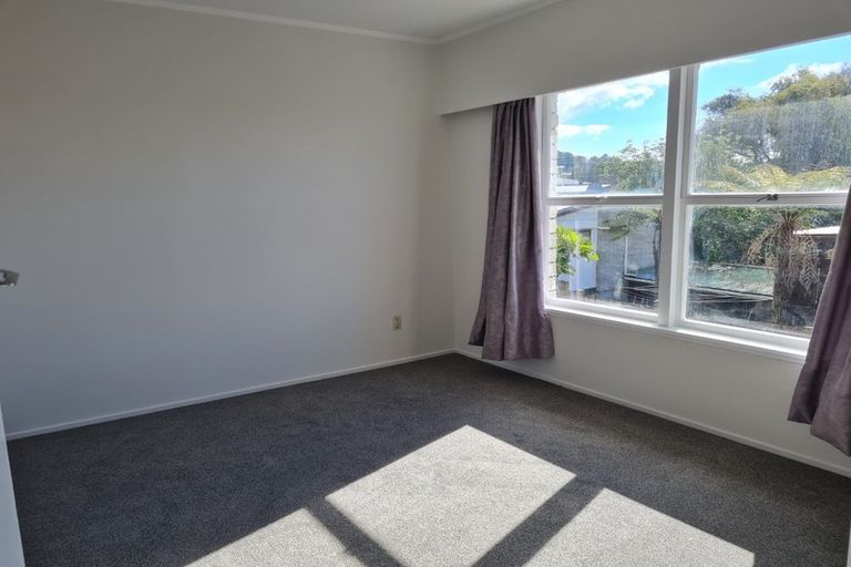 Photo of property in 1/176 Archers Road, Glenfield, Auckland, 0629