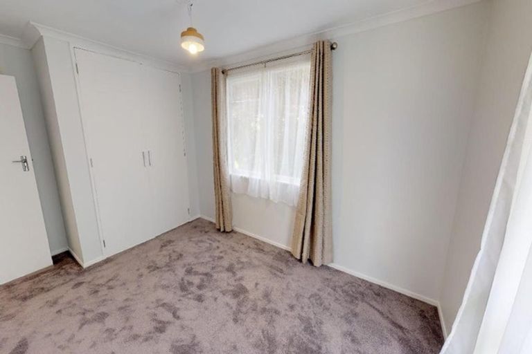 Photo of property in 17 Egmont Place, Westbrook, Palmerston North, 4412