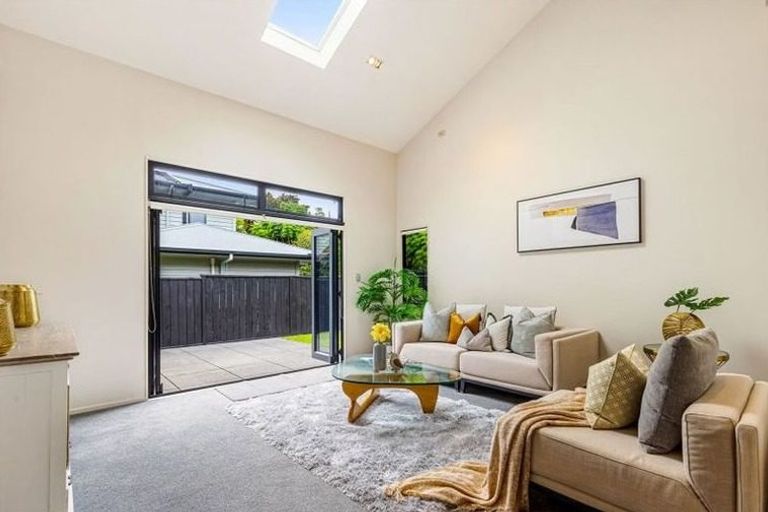 Photo of property in 48a Picasso Drive, West Harbour, Auckland, 0618