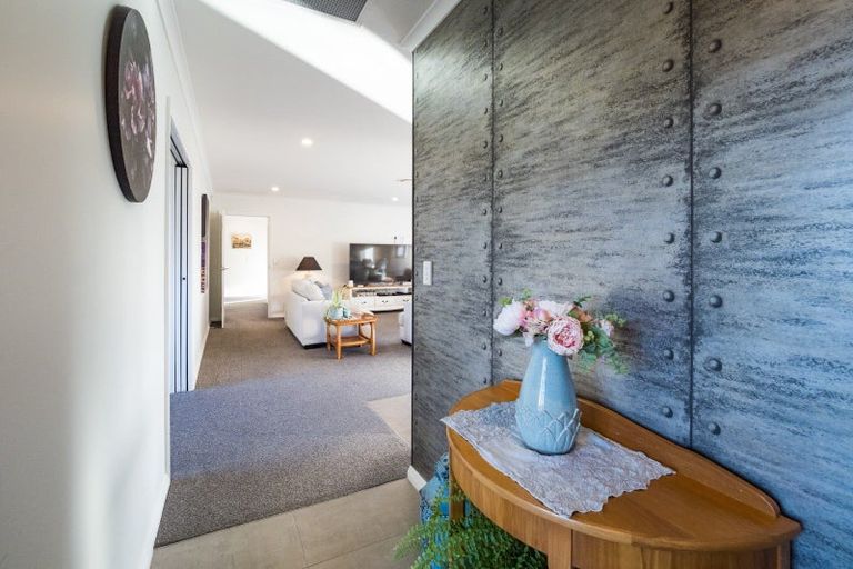 Photo of property in 5 Waimarama Court, Roslyn, Palmerston North, 4414