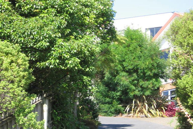 Photo of property in 8 Shannon Place, Torbay, Auckland, 0630