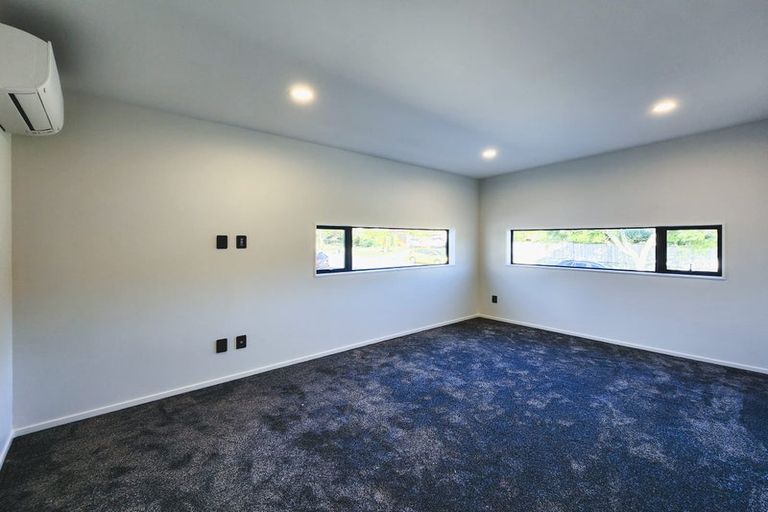 Photo of property in 2 Embling Place, Eastern Beach, Auckland, 2012
