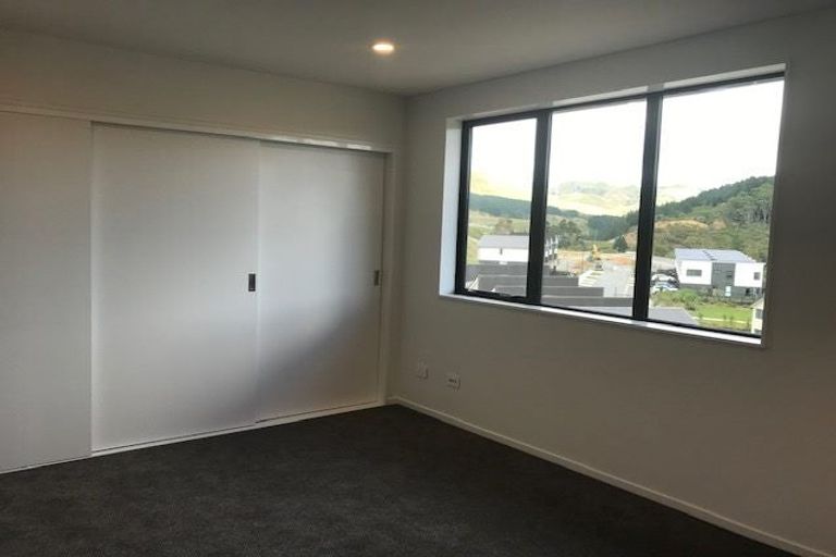 Photo of property in 16 Bee Lane, Whitby, Porirua, 5024