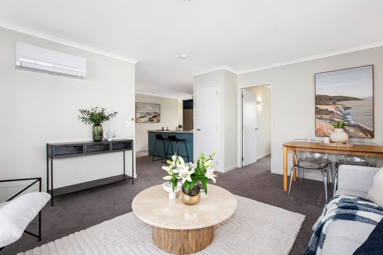 Photo of property in Endeavour Apartments, 22/125 Thorndon Quay, Pipitea, Wellington, 6011