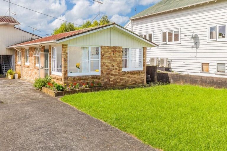 Photo of property in 6/33 Kitchener Road, Sandringham, Auckland, 1025