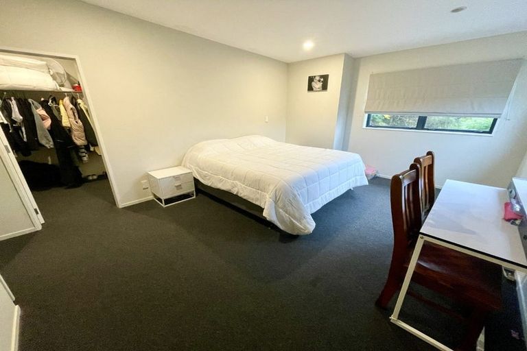 Photo of property in 19 Wantwood Grove, Churton Park, Wellington, 6037