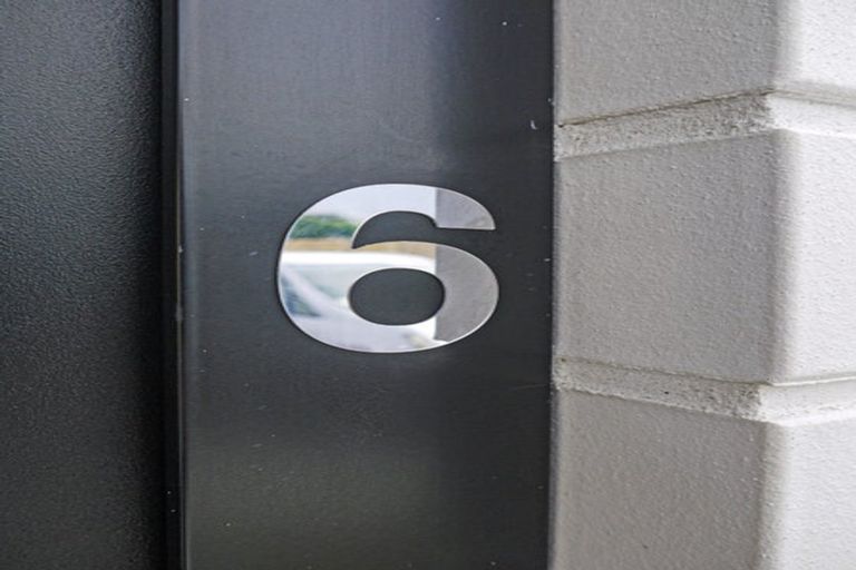 Photo of property in 6/27 Main Road, Wainuiomata, Lower Hutt, 5014