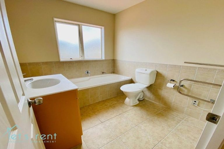 Photo of property in 9 Maypark Crescent, Flat Bush, Auckland, 2016