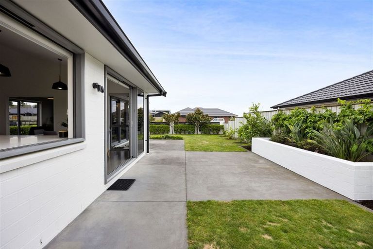 Photo of property in 22 Keene Drive, Bell Block, New Plymouth, 4312