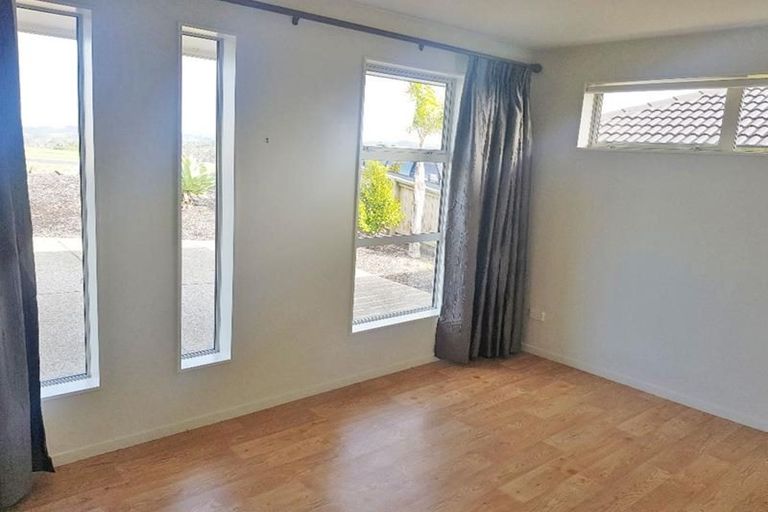 Photo of property in 12 Butler Stoney Crescent, Silverdale, 0932