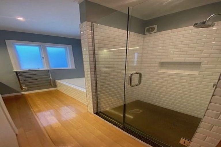 Photo of property in 29 Maida Vale Road, Roseneath, Wellington, 6011