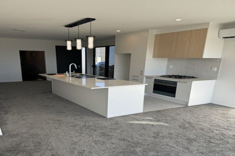 Photo of property in 14 Parahau Road, Papakura, 2110