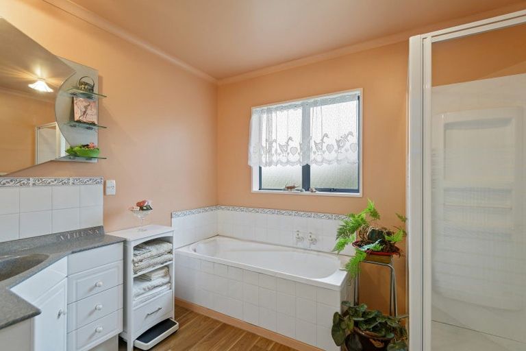 Photo of property in 77 Horndon Street, Darfield, 7571