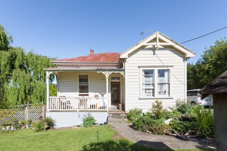 Photo of property in 16 Eagle Street, Waipawa, 4210
