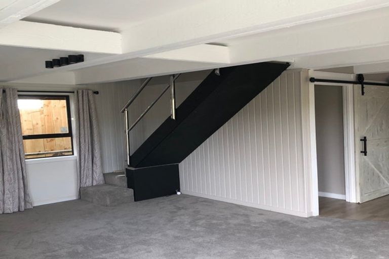 Photo of property in 1/17 Weldene Avenue, Glenfield, Auckland, 0629