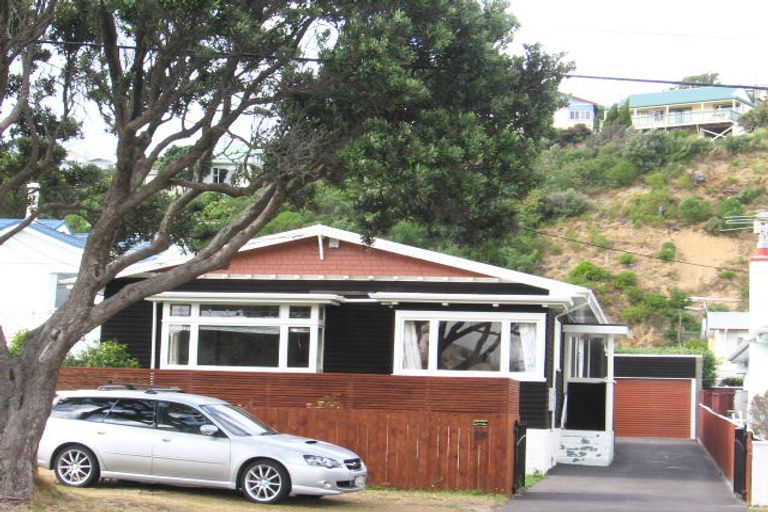 Photo of property in 26 Para Street, Miramar, Wellington, 6022