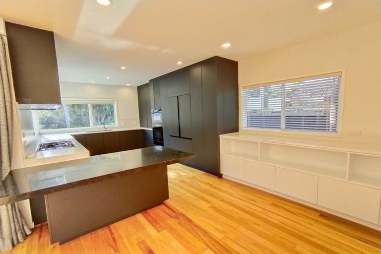 Photo of property in 1/36 Lake Pupuke Drive, Takapuna, Auckland, 0622