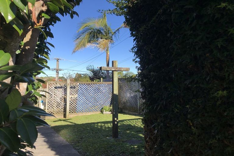 Photo of property in 2/32 Alamein Avenue, Belmont, Auckland, 0622