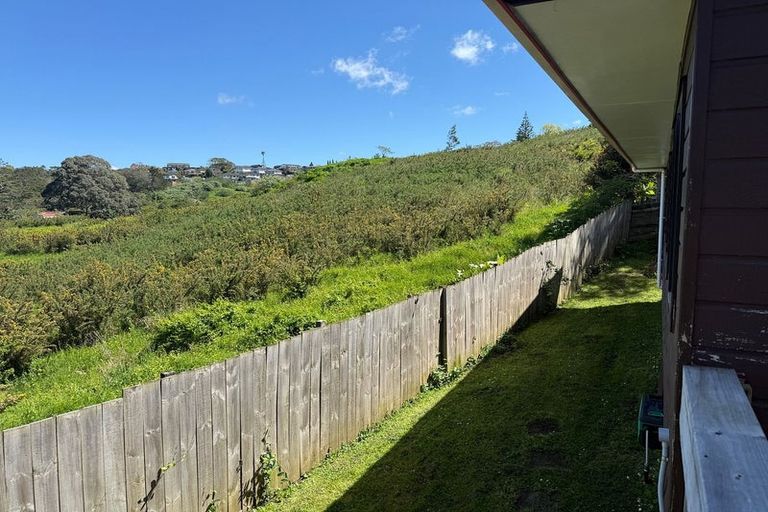 Photo of property in 3/198 Don Buck Road, Massey, Auckland, 0614