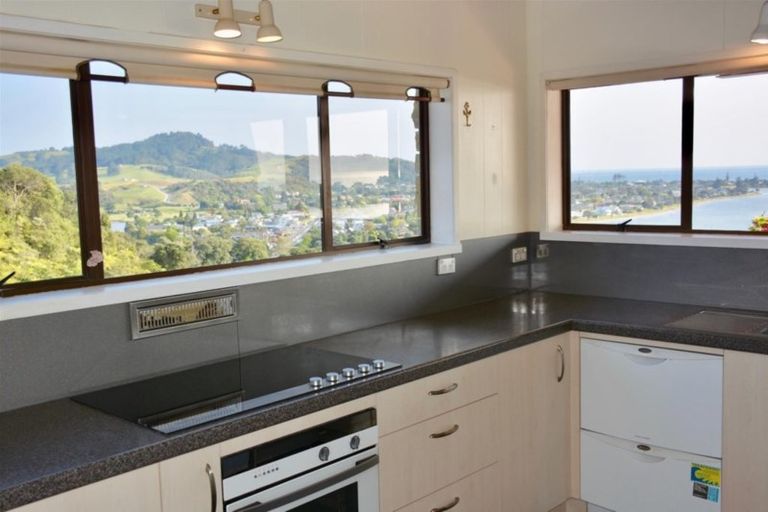 Photo of property in 10 Pine Grove, Tairua, 3508