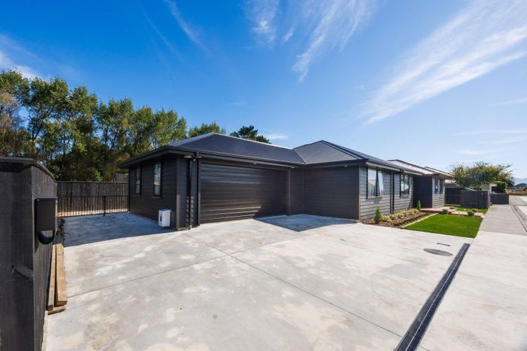 Photo of property in 6 Ivy Lane, Kelvin Grove, Palmerston North, 4414