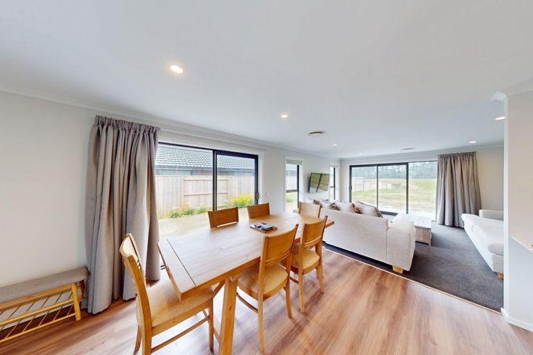 Photo of property in 40 Atlantic Drive, Fitzherbert, Palmerston North, 4410