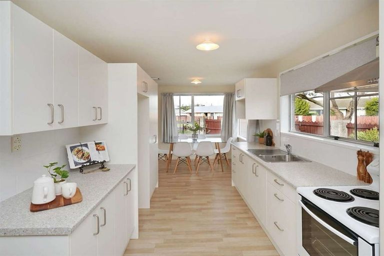 Photo of property in 4 Daytona Place, Parklands, Christchurch, 8083