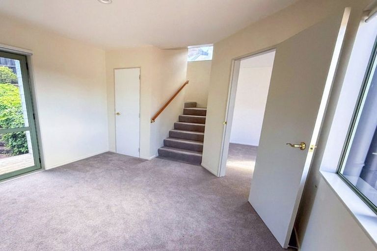 Photo of property in 8 Ngahere Views, Orewa, 0931