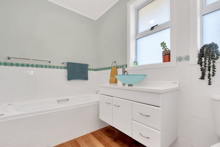 Photo of property in 1 Lemon Grove Avenue, Otumoetai, Tauranga, 3110