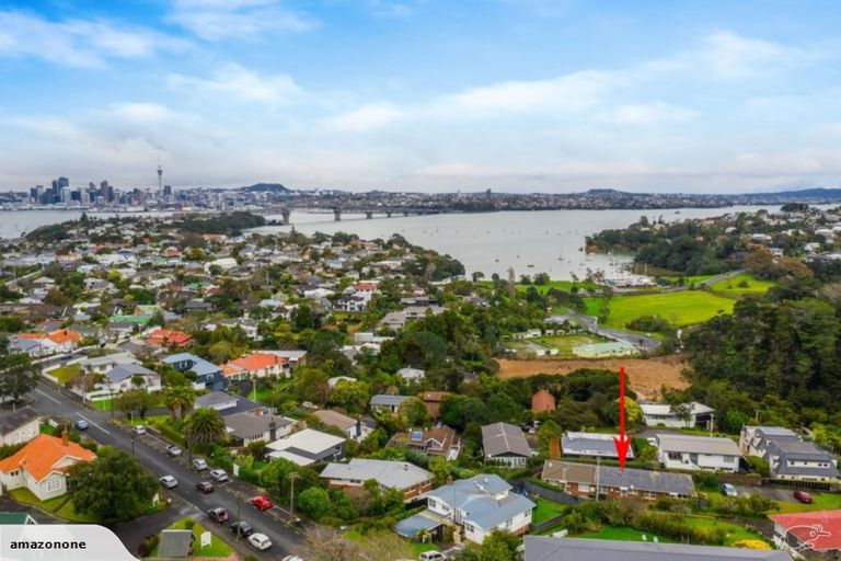 Photo of property in 2/52 Church Street, Northcote Point, Auckland, 0627