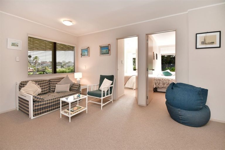 Photo of property in 29 Marellen Drive, Red Beach, 0932