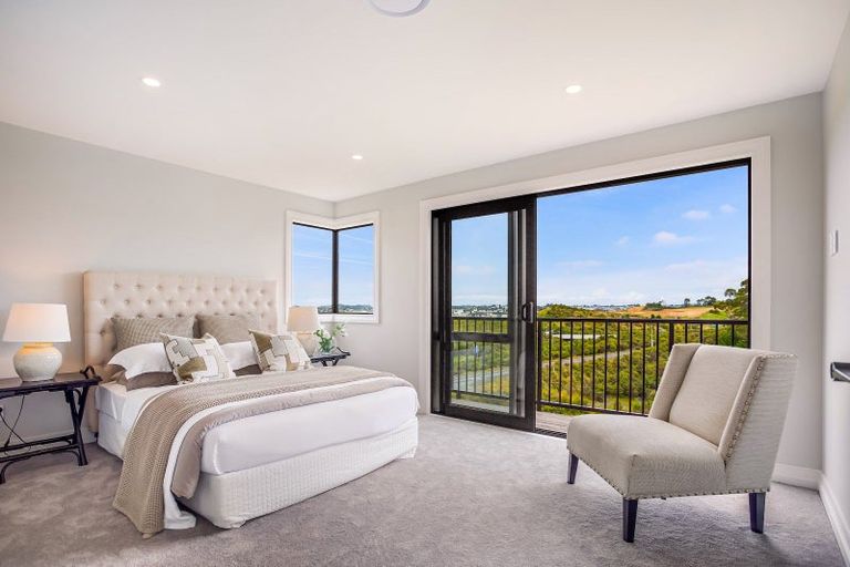 Photo of property in 40 Paparahi Place, Wainui, 0992