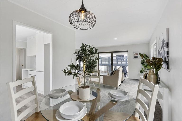 Photo of property in 70 Hutchinsons Road, Bucklands Beach, Auckland, 2014