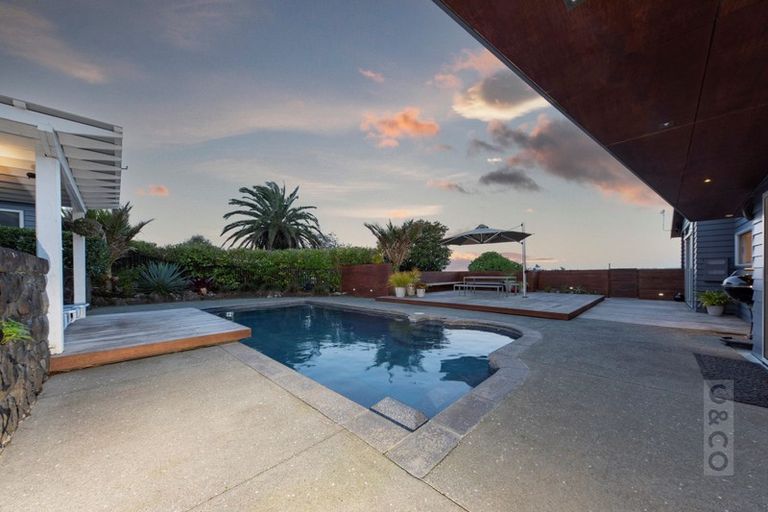 Photo of property in 175 Hanham Road, Kumeu, 0891