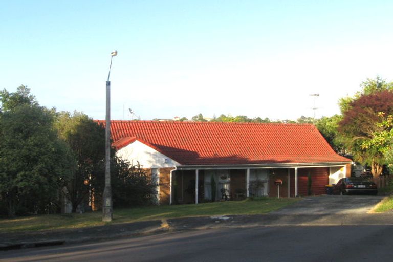 Photo of property in 10 Busbridge Place, Hillcrest, Auckland, 0627