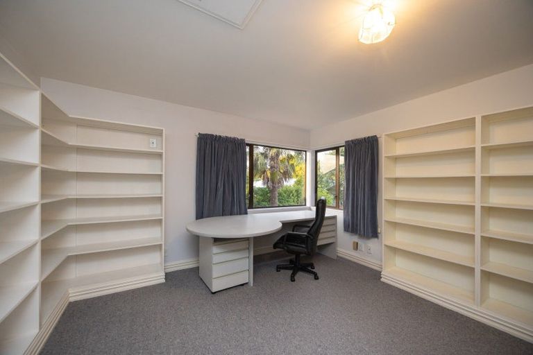 Photo of property in 165 Russell Street, Palmerston North, 4414
