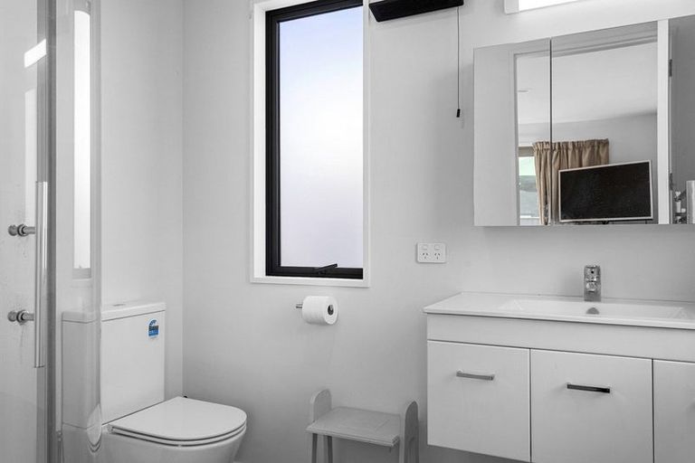 Photo of property in 118 Chinnerys Road, Woodend, 7610