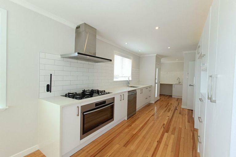 Photo of property in 2 Cindy Place, Pakuranga, Auckland, 2010