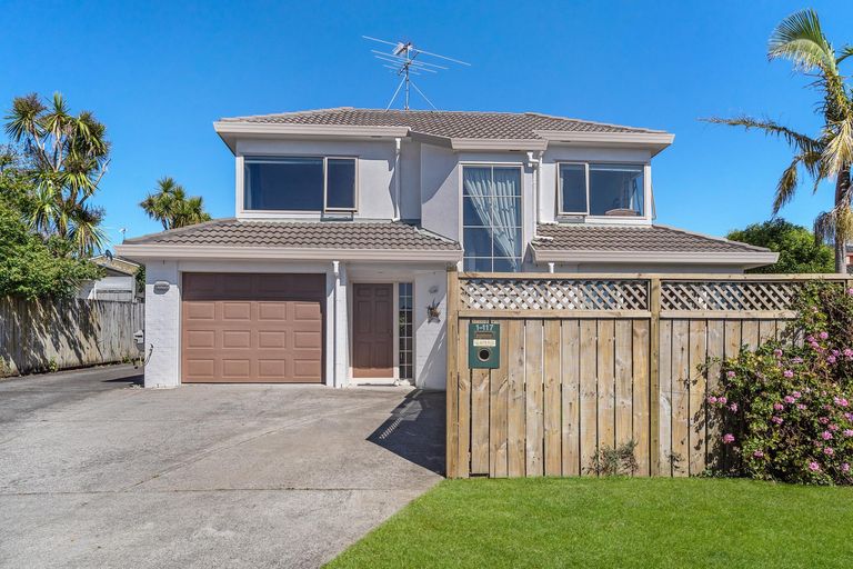 Photo of property in 1/117 Wellington Street, Howick, Auckland, 2014