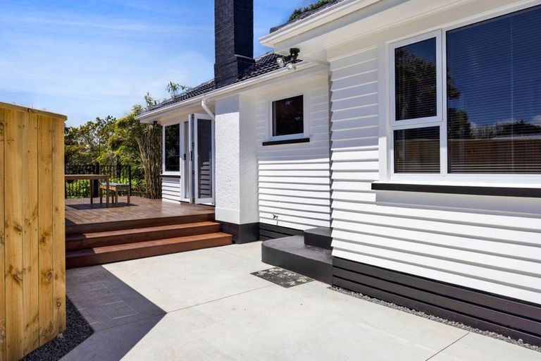 Photo of property in 137/1b Seaview Road, Westown, New Plymouth, 4310