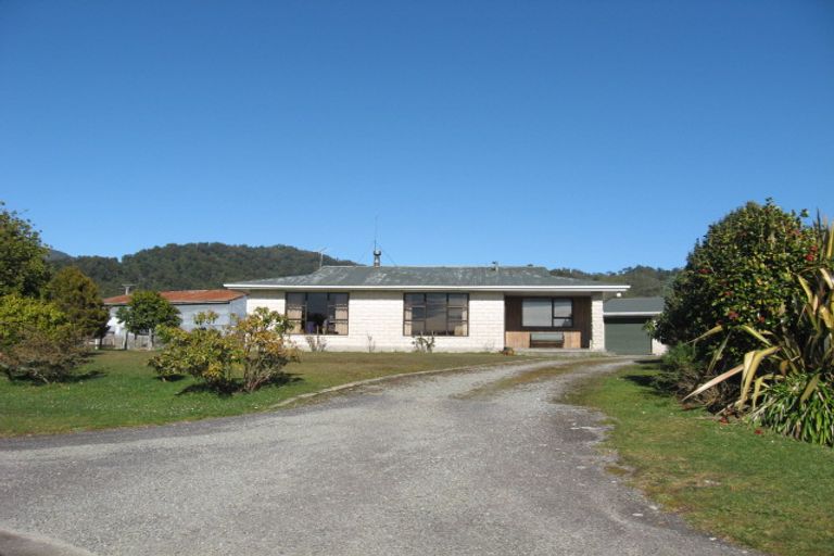 Photo of property in 21 Stewart Street, Ross, 7812