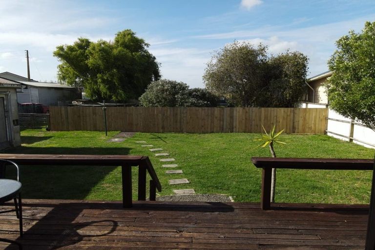 Photo of property in 3 Springs Road, Parakai, 0830