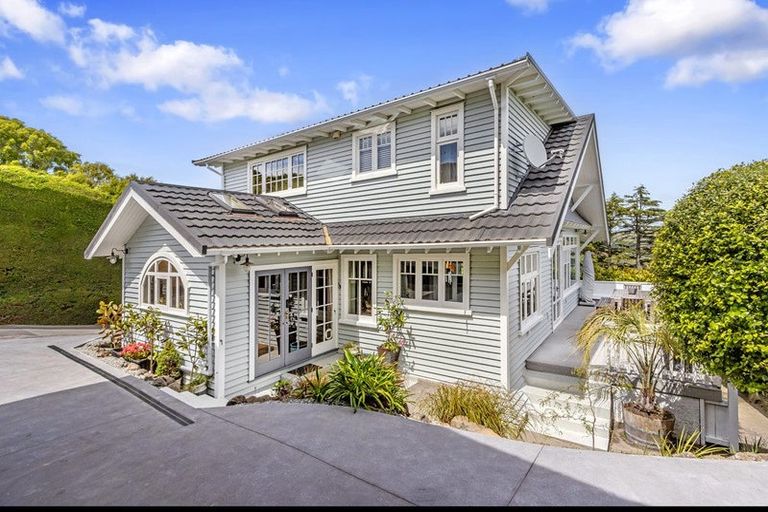 Photo of property in 119 Dyers Pass Road, Cashmere, Christchurch, 8022