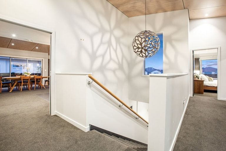 Photo of property in 7 Aoraki Rise, Aotea, Porirua, 5024