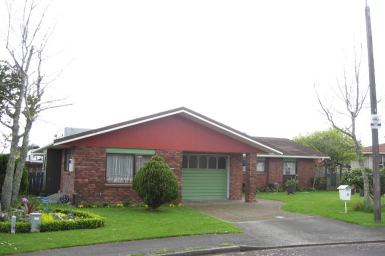 Photo of property in 6 Nursery Place, Westown, New Plymouth, 4310