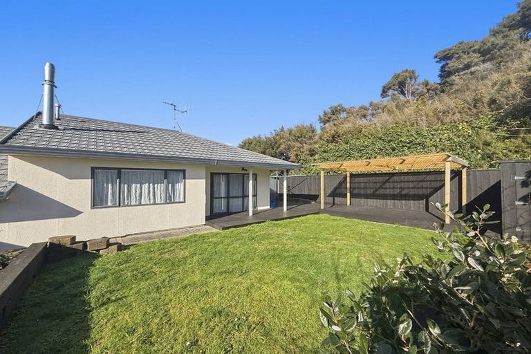 Photo of property in 15 Kawatiri Grove, Wainuiomata, Lower Hutt, 5014