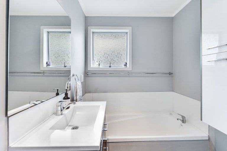 Photo of property in 26a Kingsway Crescent, Forest Lake, Hamilton, 3200