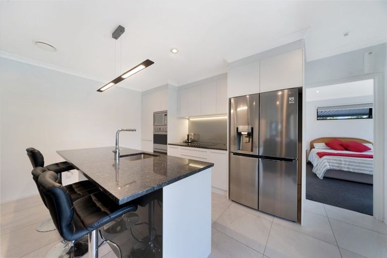 Photo of property in 154 Boord Crescent, Kumeu, 0891